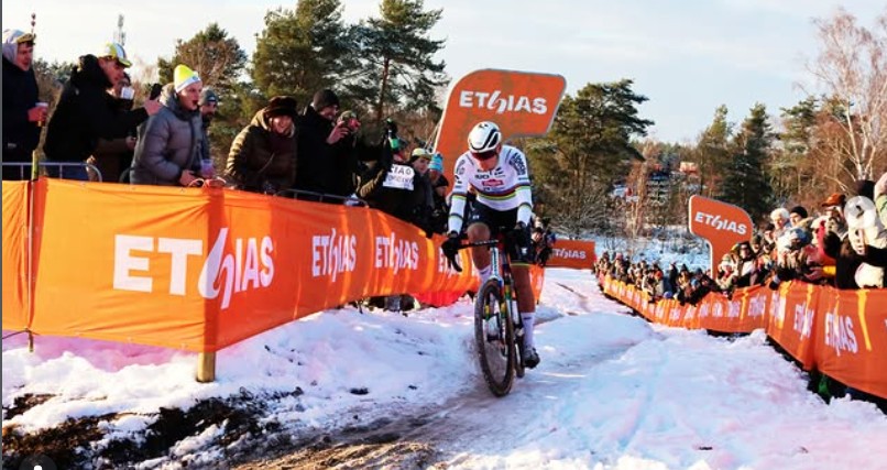 girodociclismo.com.br mathieu van der poel descreve a vitoria na copa do mundo muitas outras grandes vitorias virao assista o video image