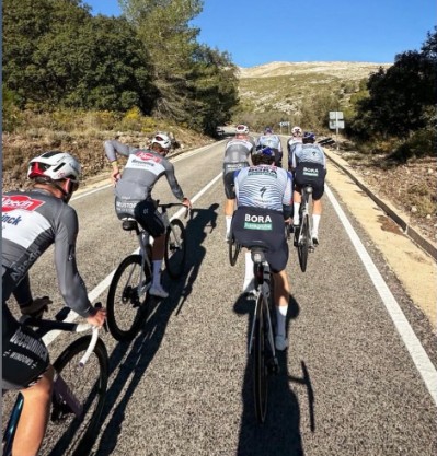 girodociclismo.com.br mathieu van der poel registra treino impressionante na espanha colega registra detalhes do mvdp classic confira image 2