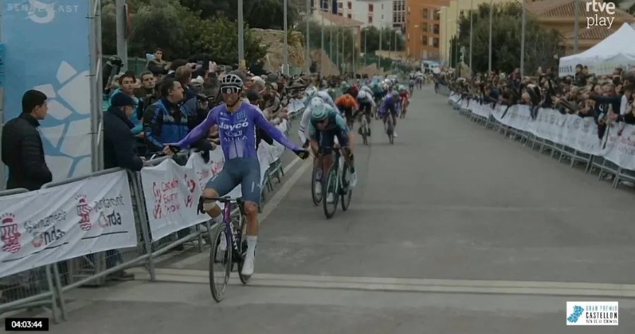 girodociclismo.com.br michael matthews vence gp castellon confira os resultados e a chegada image 5