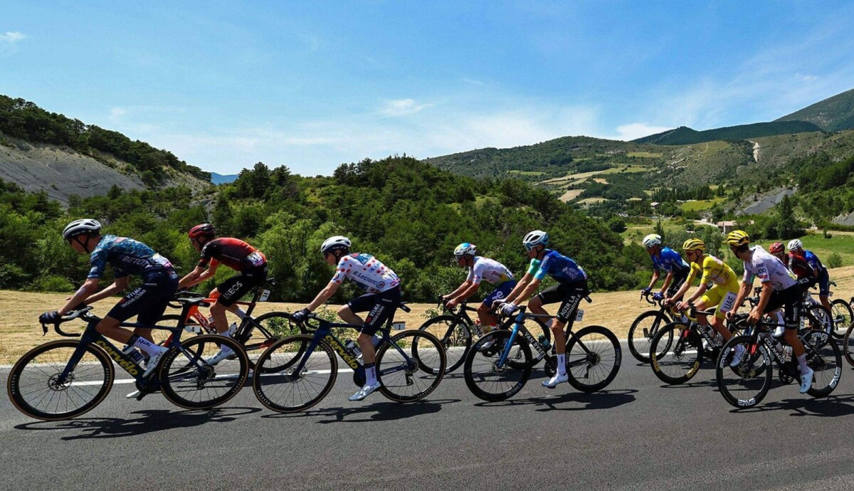 girodociclismo.com.br nova ferramenta antidoping recebe fortes criticas os ciclistas precisam enviar os dados de potencia assista o video image 1