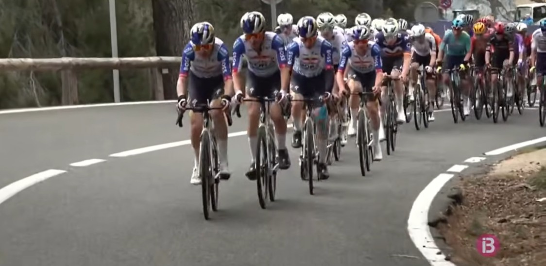 girodociclismo.com.br recebi do carro o conselho de ir com tudo remco evenepoel descreve a vitoria no challenge mallorca assista o video image 1