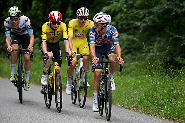 girodociclismo.com.br remco evenepoel revela momento decisivo antes da mudanca para a red bull bora eu estava completamente sozinho assista o video image 2
