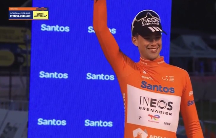 girodociclismo.com.br samuel watson vence o prologo e assume a primeira lideranca do santos tour down under 2026 image 1