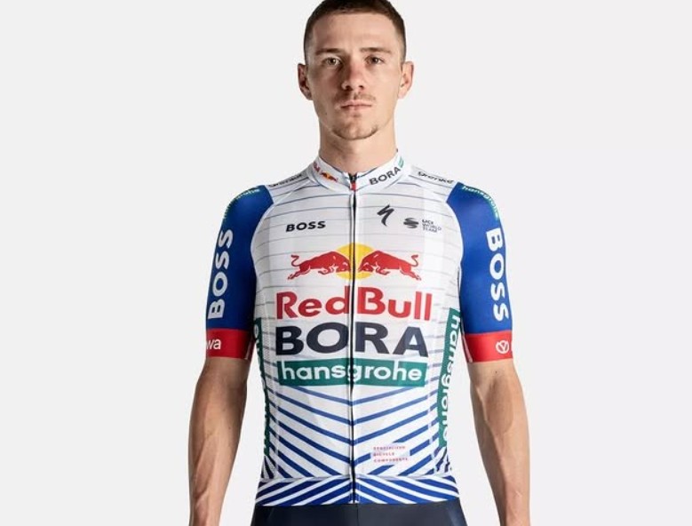 Specialized apresenta uniforme que promete 25 watts de ganhos, enquanto Remco Evenepoel registra seu "treino mais frio da carreira" 3 girodociclismo.com.br specialized apresenta o sliplayer o uniforme que promete 25 watts de ganhos enquanto remco evenepoel registra seu treino mais frio da carreira image 1