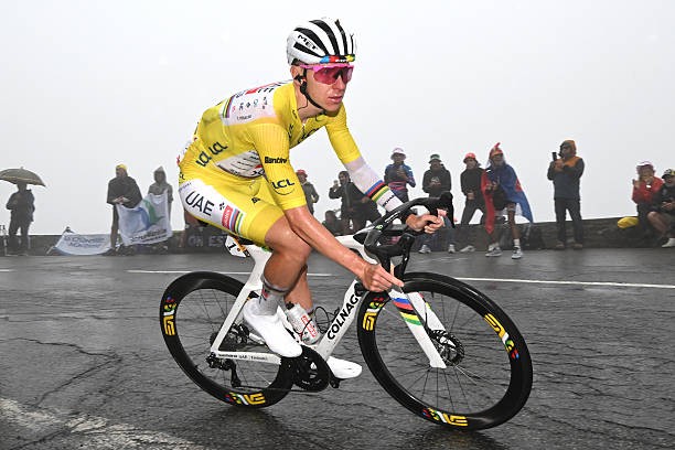 girodociclismo.com.br tadej pogacar atingiu seu nivel maximo ele nao parecia natural lenda do ciclismo analisa o dominio de pogacar image 2