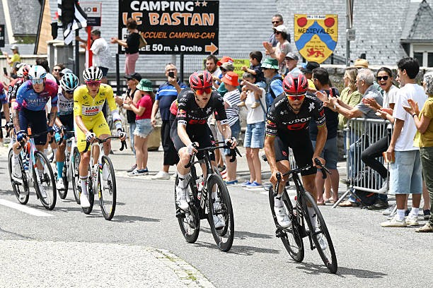 girodociclismo.com.br tadej pogacar costuma dominar mas sempre ha indecisoes julian alaphilippe projeta 2026 e como superar o campeao mundial assista o video image 6