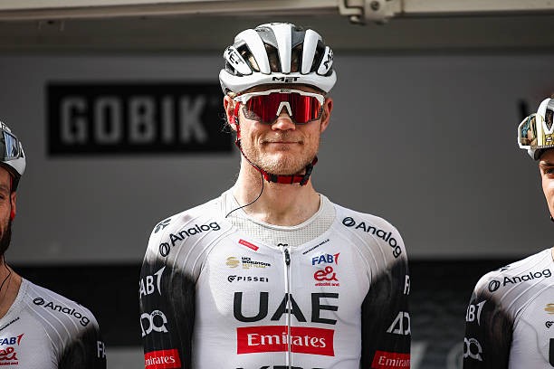 girodociclismo.com.br tadej pogacar disse quero melhorar ainda mais esse recorde ciclista da uae emirates da detalhes sobre quebra do recorde no coll de rates image