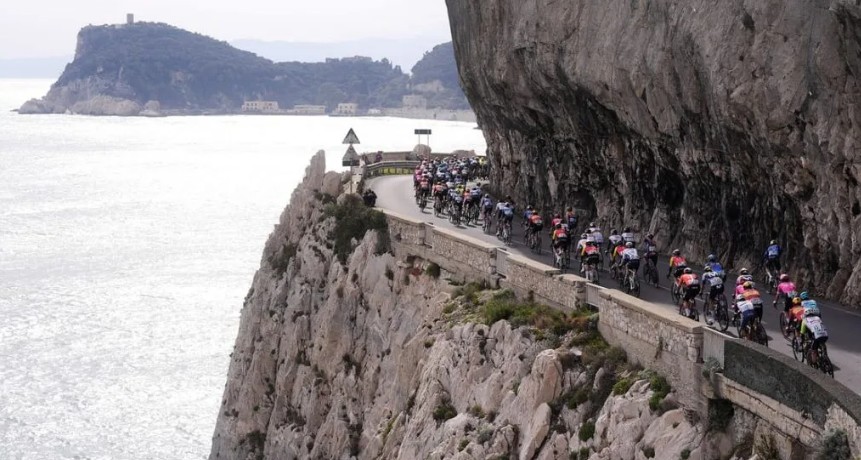 girodociclismo.com.br tadej pogacar e mathieu van der poel podem enfrentar uma milan sanremo modificada grande deslizamento de terra ameaca percurso image 1