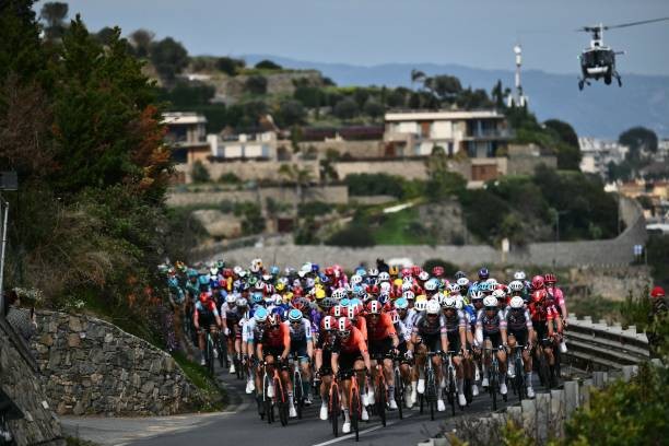 girodociclismo.com.br tadej pogacar e mathieu van der poel podem enfrentar uma milan sanremo modificada grande deslizamento de terra ameaca percurso image 4