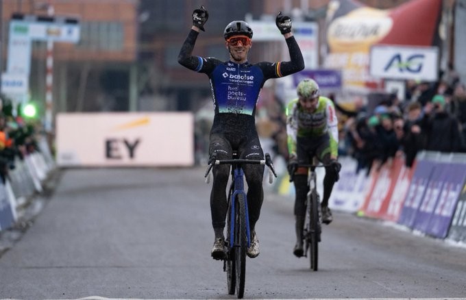 girodociclismo.com.br thibau nys conquista o bicampeonato belga de ciclocross em beringen image 3