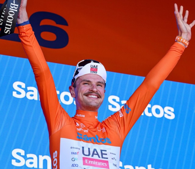 girodociclismo.com.br uae emirates domina a 2a etapa do tour down under jay vine vence e assume a lideranca confira os resultados e a chegada image 9