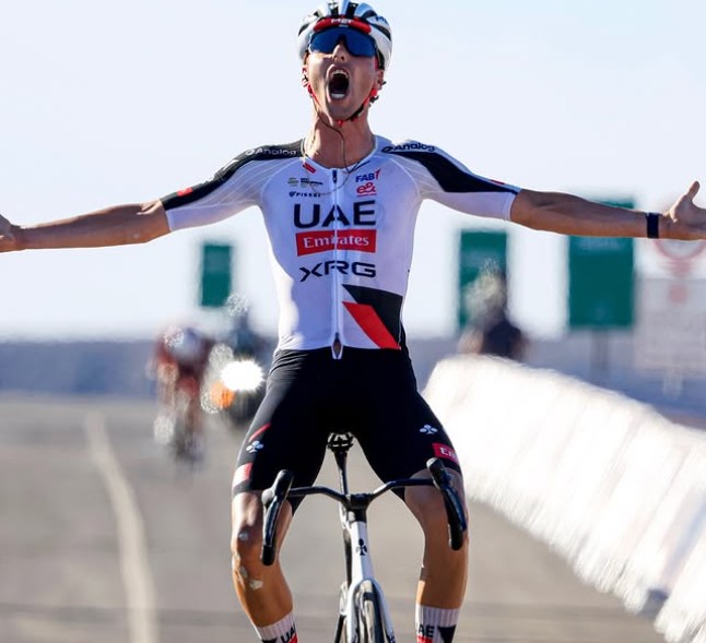 girodociclismo.com.br uae emirates faz 1o e 3o no alula tour e campeao analisa a vitoria ataquei para testar sabia que alguns caras talvez quebrassem assista o video image 1