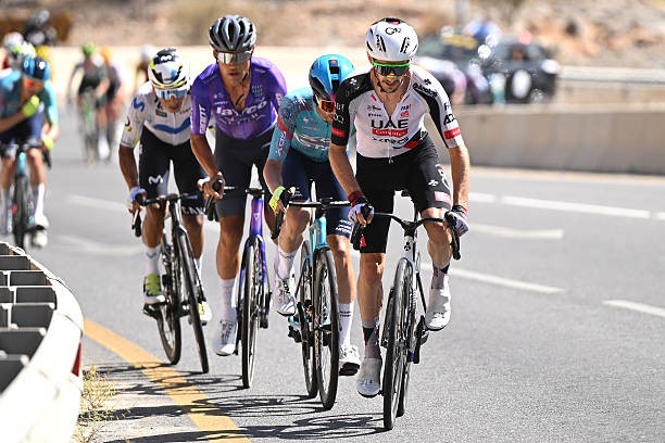 girodociclismo.com.br ataque ousado nao basta e adam yates fica fora do titulo no tour de oma 2026 image