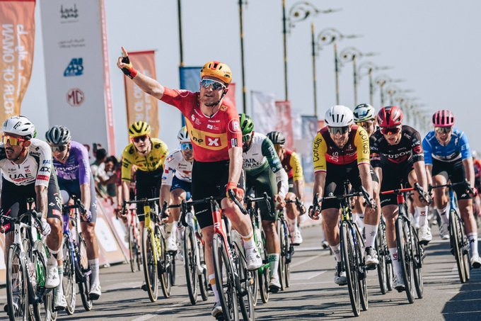 girodociclismo.com.br blikra domina o sprint e vence a 4a etapa do tour de oma image 12
