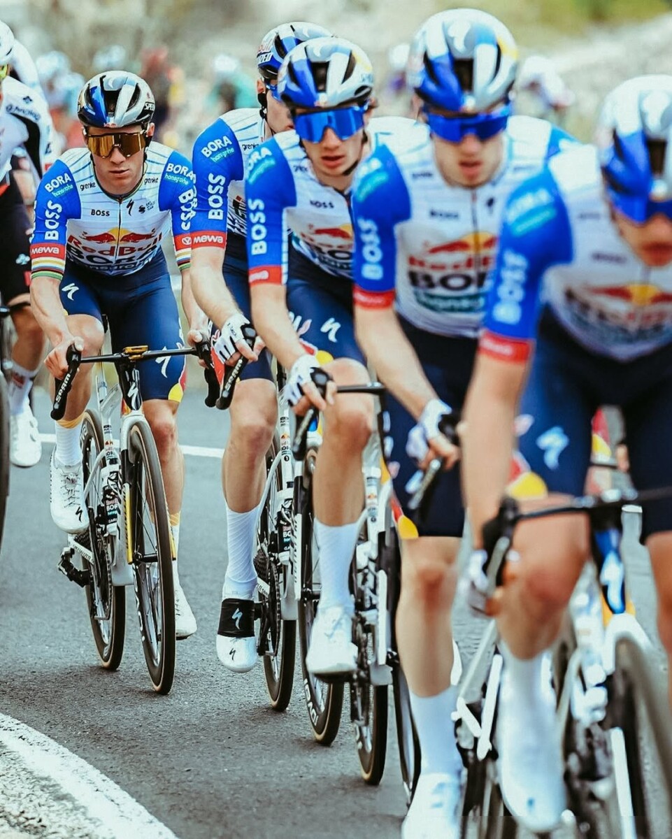 girodociclismo.com.br com remco evenepoel na equipe voce ganha mais respeito gregario de evenepoel impressiona na estreia e muda a dinamica da red bullborahansgrohe image 2