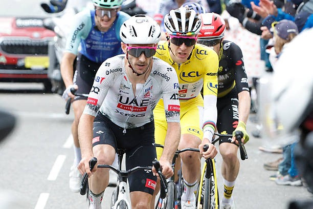 girodociclismo.com.br de dentro voce percebe por que tadej pogacar e o melhor do mundo adam yates inicia temporada em oma confiante e motivado para liderar a uae emirates image 5