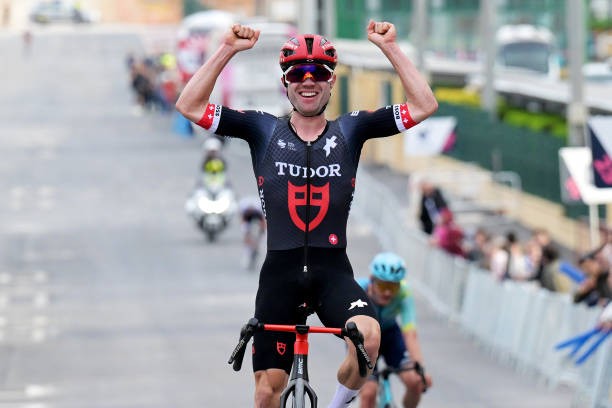 girodociclismo.com.br figueira champions classic 2026 start list final e onde assistir ao vivo antonio morgado com dorsal 01 e a forte uae emirates image 1