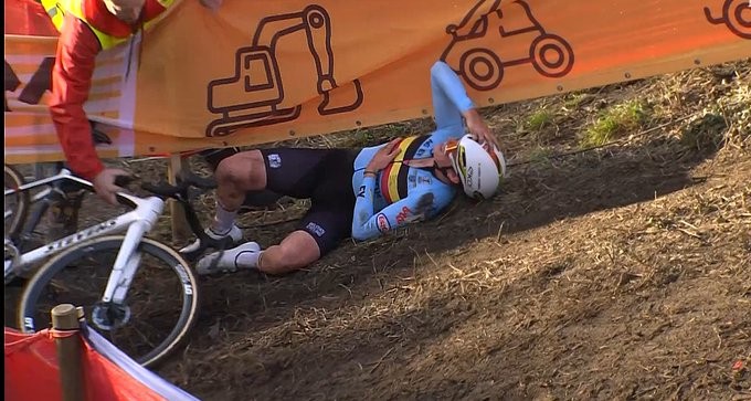 girodociclismo.com.br incidente marca o mundial de ciclocross em hulst image