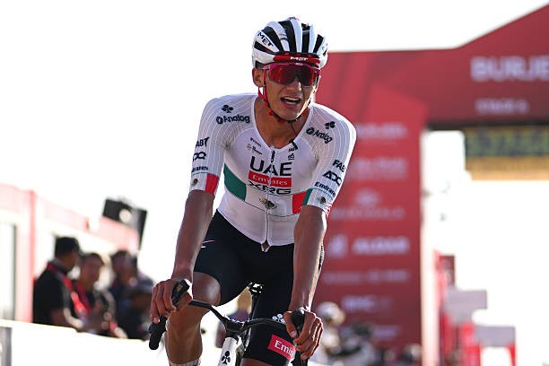 Isaac del Toro supera Tadej Pogacar e Adam Yates em recorde na icônica Jebel Hafeet, confira a evolução das marcas 1 girodociclismo.com.br isaac del toro quebra recorde na iconica jebel hafeet com potencia impressionante confira a evolucao das marcas image 1