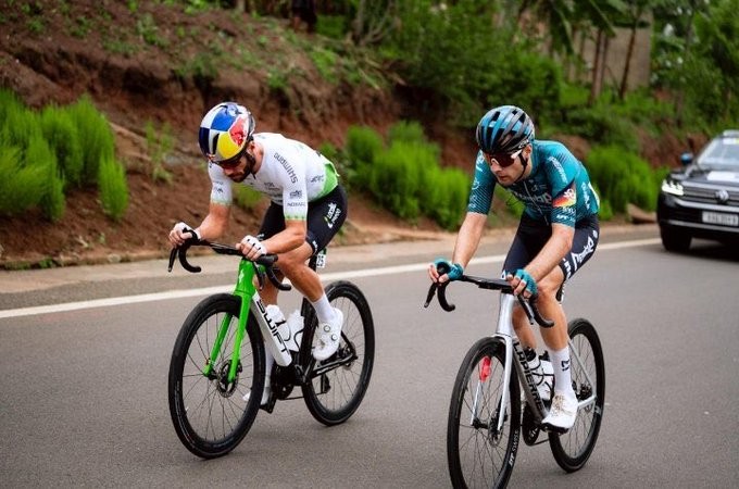 girodociclismo.com.br itamar einhorn vence 1a etapa do tour de ruanda brasileiro henrique avancini em 3o do gc em prova marcada por tragedia image