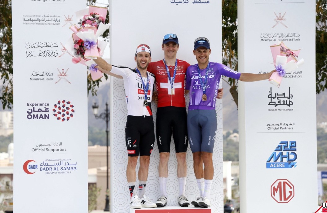 girodociclismo.com.br mauro schmid bate adam yates e vence o muscat classic confira os resultados e assista a chegada image 2