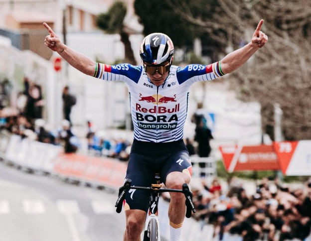 girodociclismo.com.br pedalei no limite ate o fim foi muito dificil remco evenepoel analisa a vitoria na 4a etapa da volta a valencia assista o video image 2