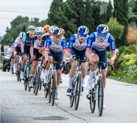 girodociclismo.com.br pedalei no limite ate o fim foi muito dificil remco evenepoel analisa a vitoria na 4a etapa da volta a valencia assista o video image