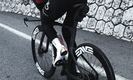 girodociclismo.com.br pogacar testa possivel nova bicicleta de contrarrelogio mais leve image 4