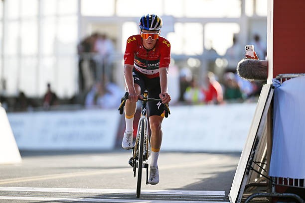 girodociclismo.com.br remco evenepoel enfrenta dia dificil na montanha e perde lideranca no uae tour image 4