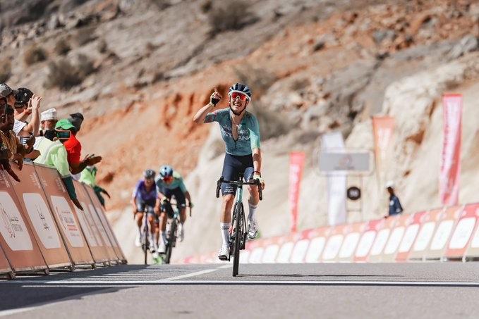girodociclismo.com.br scaroni domina a montanha verde e conquista o titulo do tour de oma 2026 image 2