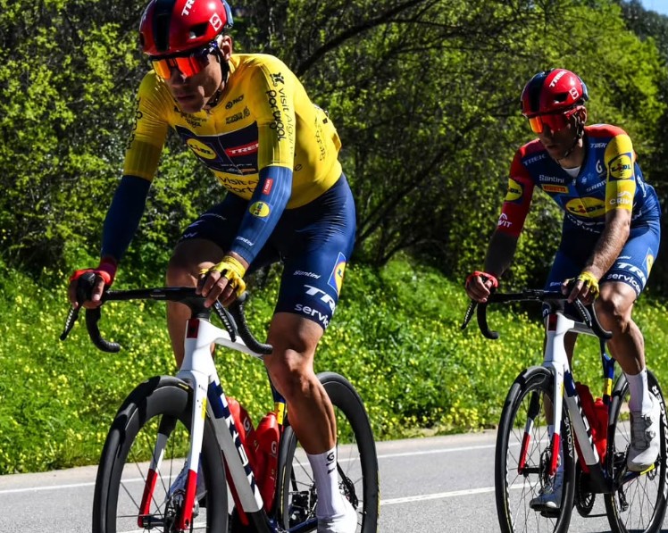 girodociclismo.com.br tentarao antecipar mas a vitoria esta na minha mente juan ayuso preve ataques precoces na volta ao algarve assista o video image 1