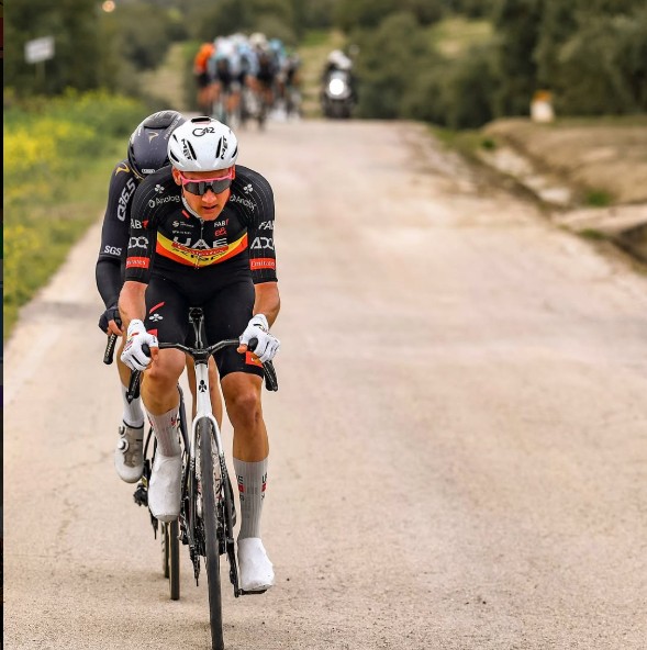 girodociclismo.com.br tive muita sorte achei que ia cair tim wellens descreve a vitoria na clasica jaen assista o video image