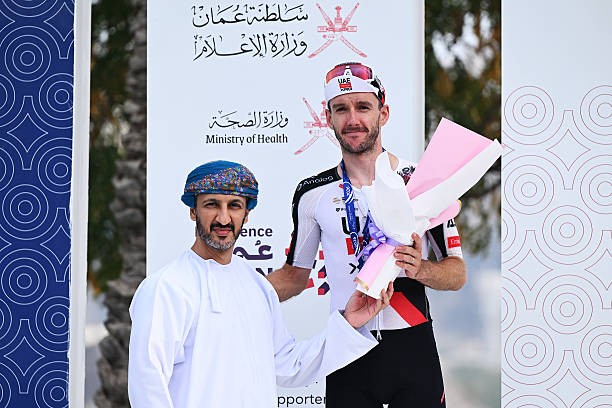 girodociclismo.com.br uae emirates revela forte equipe para o uae tour com isaac del toro e adam yates na lideranca assista o video de apresentacao image 4