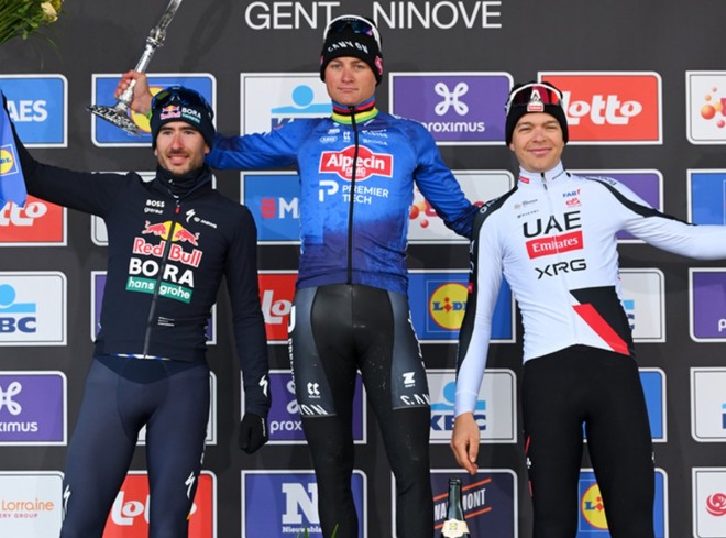 girodociclismo.com.br van der poel domina edicao caotica e conquista vitoria historica na omloop image 12