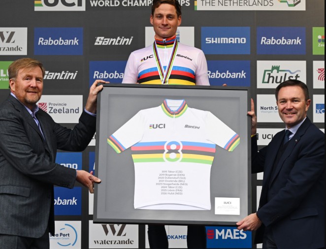girodociclismo.com.br van der poel entra para a historia com oitavo titulo mundial de ciclocross image 2