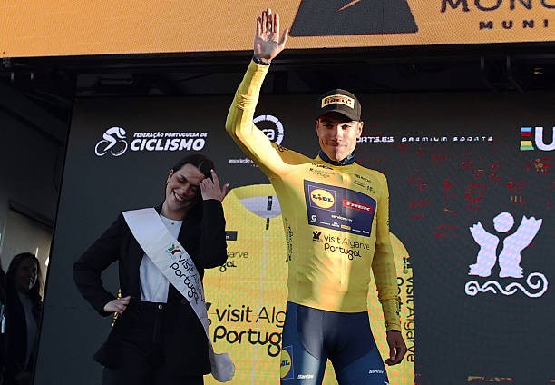 girodociclismo.com.br volta ao algarve 2026 classificacao geral apos a 2a etapa juan ayuso e o novo lider confira as classificacoes de todas as categorias image 1