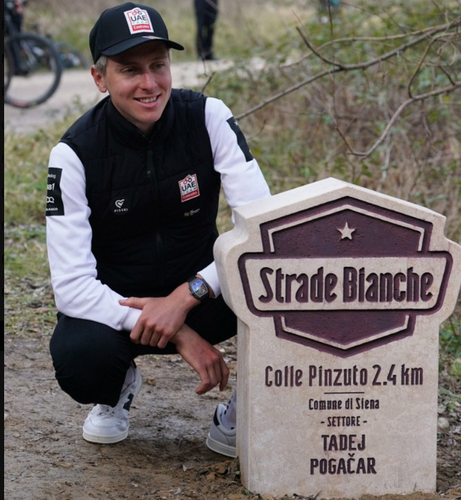 girodociclismo.com.br agora e oficial tadej pogacar e o nome do iconico colle pinzuto da strade bianche assista o video image