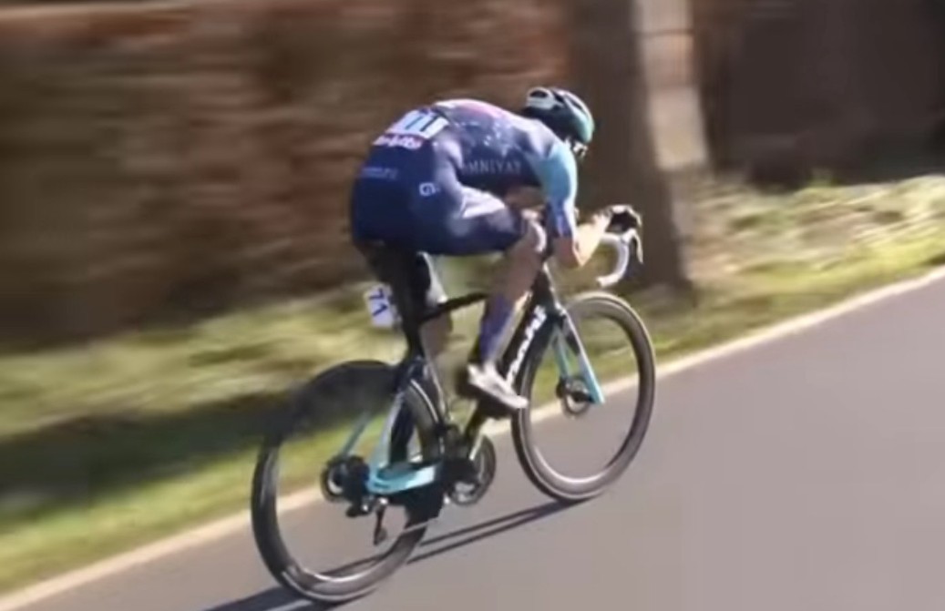 girodociclismo.com.br campeao do gp de denain e multado e penalizado apos a prova alec segaert e punido pela uci apos vitoria image
