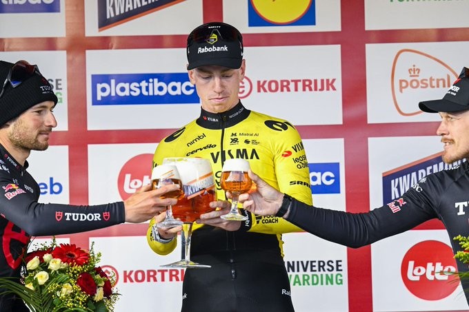 girodociclismo.com.br ciclista da visma lease a bike se recusa a beber a cerveja do podio se eu bebesse a temporada acabaria para mim assista os videos image