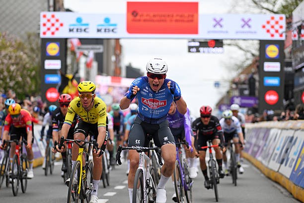 girodociclismo.com.br dwars door vlaanderen onde assistir em portugal e no brasil o aquecimento para o tour de flandres confira o forte start list image 2