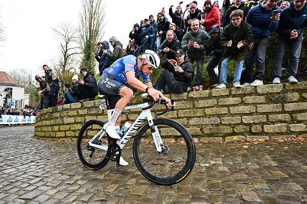 girodociclismo.com.br eu gritei seu idiota entao eu dissr mathieu van der poel vai ganhar ciclista do worldtour revela curiosidade na omloop nieuwsblad image 3