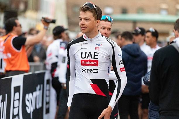 girodociclismo.com.br florian vermeersch lidera uae emirates na e3 saxo classic e mira protagonismo nas classicas image 1