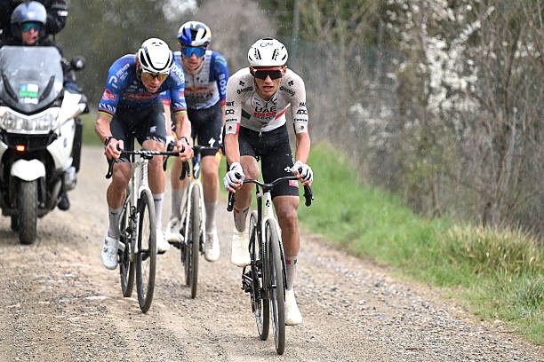 girodociclismo.com.br isaac del toro devera enfrentar mathieu van der poel nesta semana em classica de paralelepipedos image 1