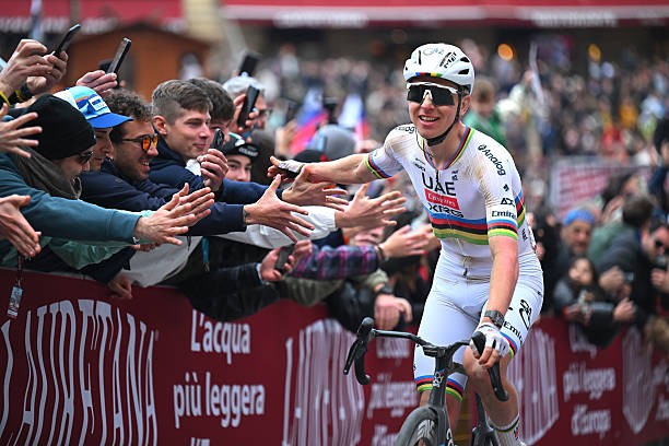 girodociclismo.com.br joao almeida estara na largada na volta a catalunya diretor da uae emirates analisa proximas competicoes da equipe assista o video image 2