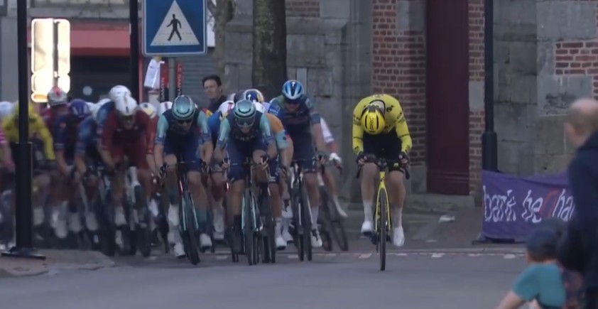 girodociclismo.com.br le samyn 2026 jordi meeus vence em sprint eletrizante wout van aert sofre furo e fica fora confira os resultados e a chegada image 3