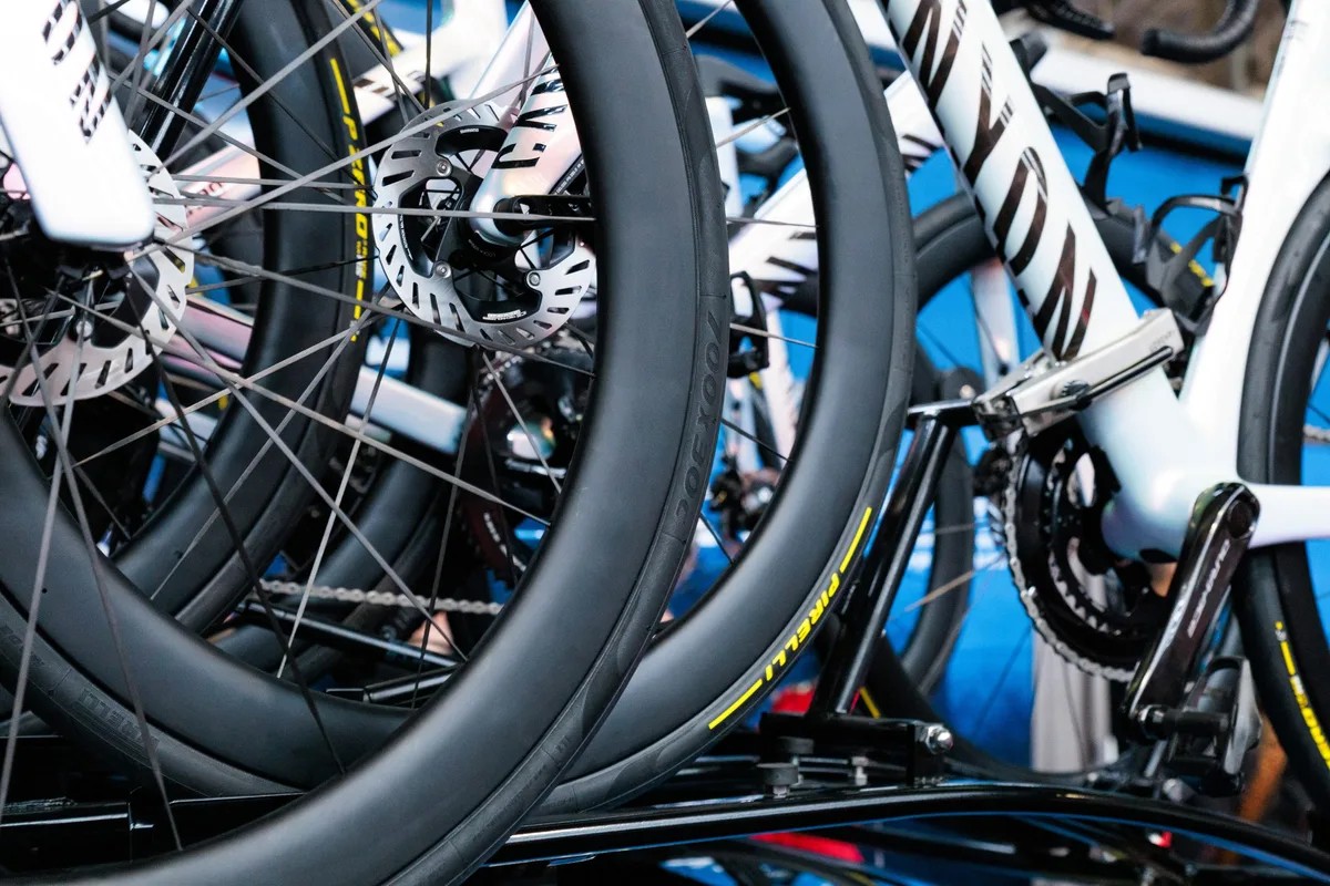 girodociclismo.com.br mathieu van der poel utilizou rodas ineditas da shimano na omloop nieuwsblad modelo pode ser o novo dura ace c50 image 2