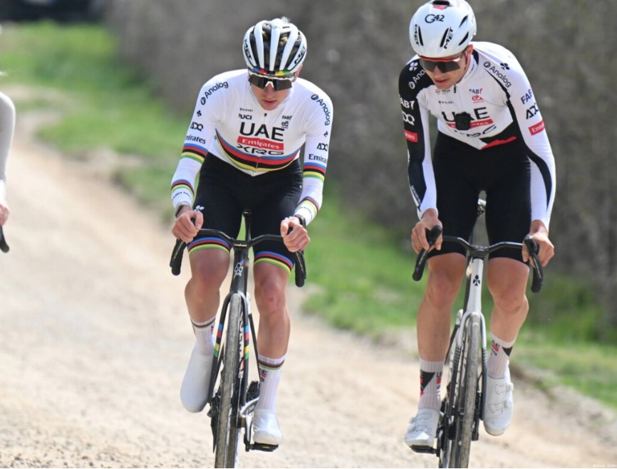 girodociclismo.com.br meu papel e guiar tadej pogacar ate a base da cipressa estrategia da uae emirates para a milan sanremo comeca a ser revelada image 2