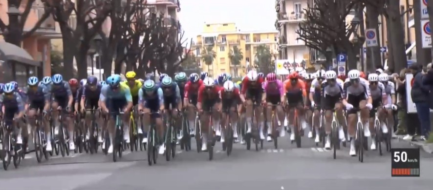 girodociclismo.com.br milan sanremo 2026 mathieu van der poel bate tadej pogacar e e campeao confira os resultados e a chegada image 21