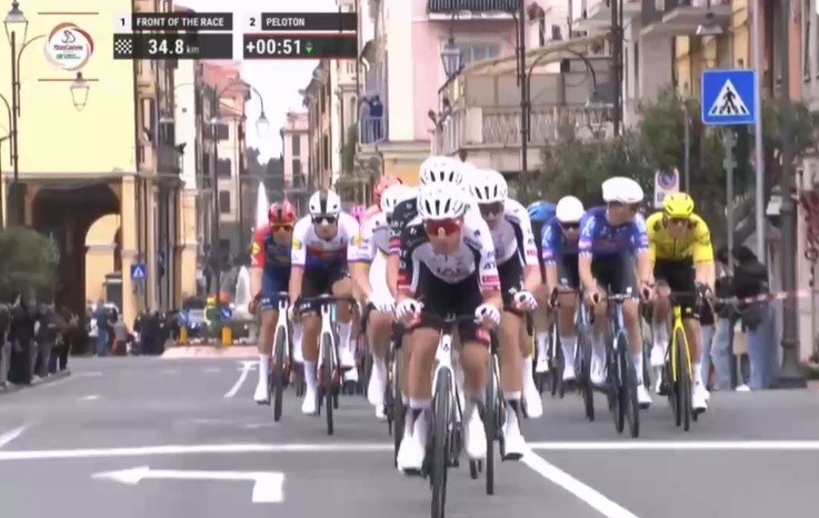 girodociclismo.com.br milan sanremo 2026 mathieu van der poel bate tadej pogacar e e campeao confira os resultados e a chegada image 22