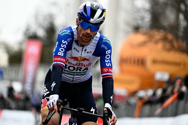 girodociclismo.com.br milan sanremo 2026 onde assistir ao vivo tadej pogacar e mathieu van der poel confira o start list atualizado image